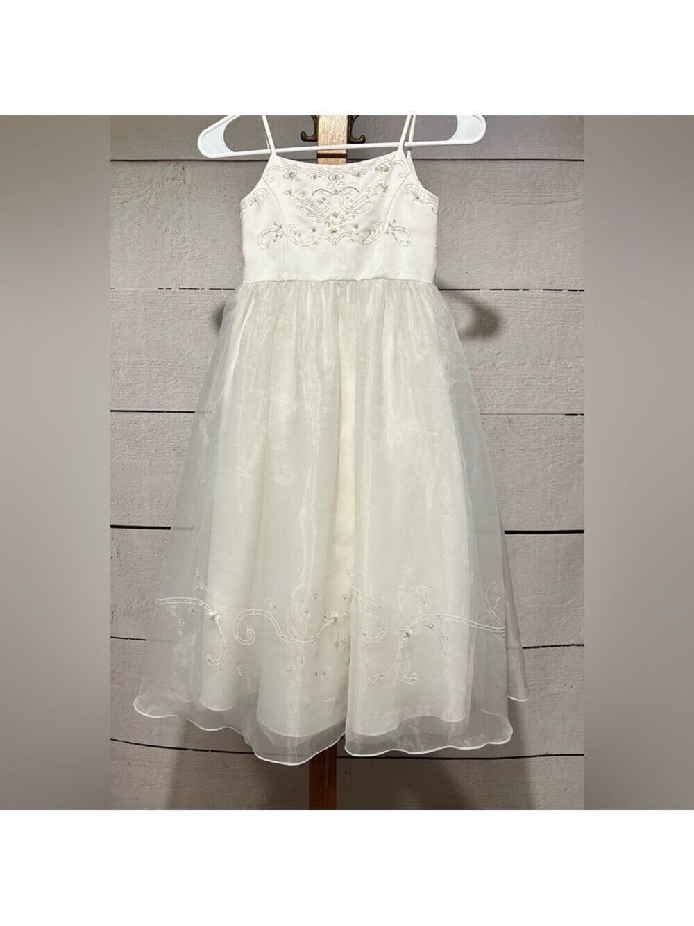 Flower Girl Junior Bridesmaid Dress Embroidery Tulle Size 5 David’s Bridal